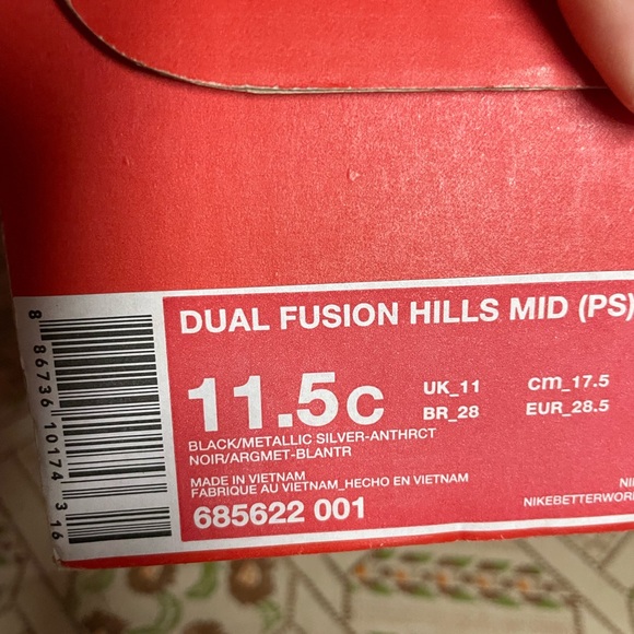 Brand new in box kids Nike Dual Fusion Hills Mid boot. Water resistant. - Picture 5 of 5